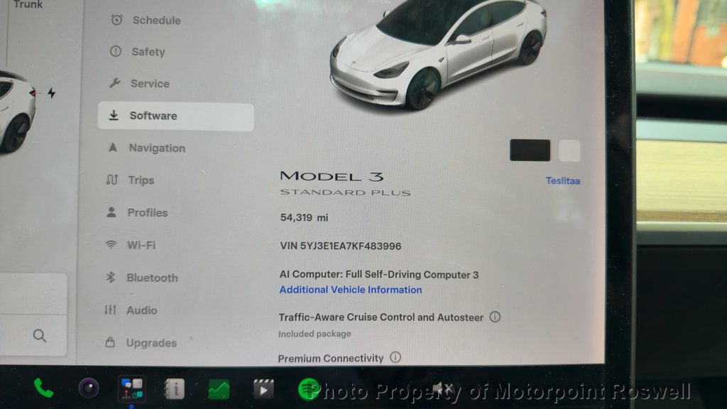 Tesla Model 3 photo 3