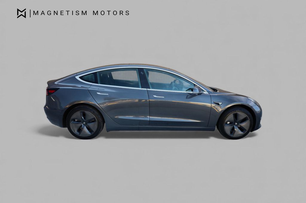 2019 Tesla Model 3 Standard Range Plus photo 3