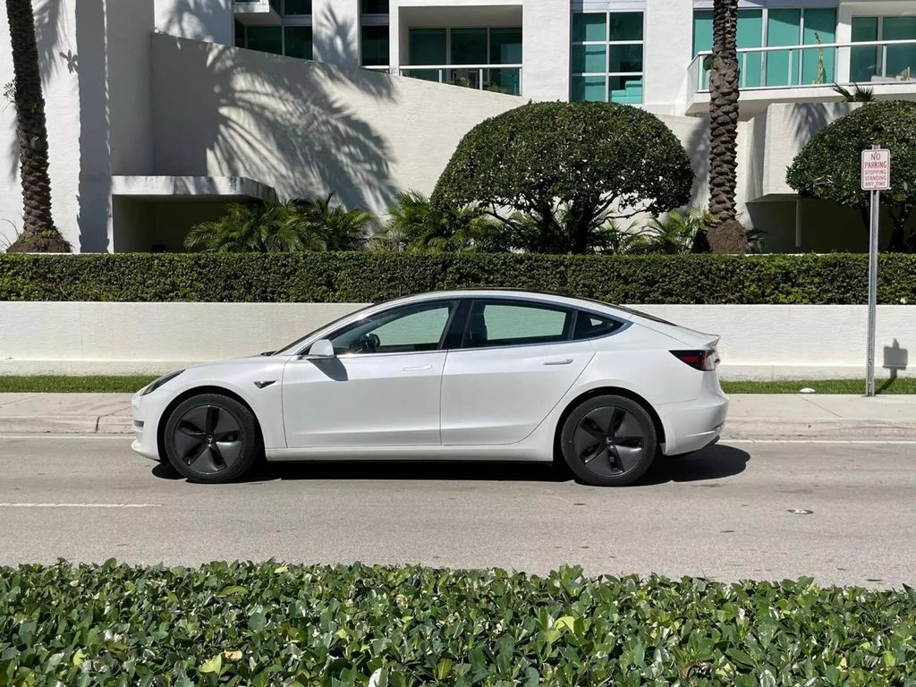 2019 Tesla Model 3 Standard Range Sedan 4D - 22334084 - 9