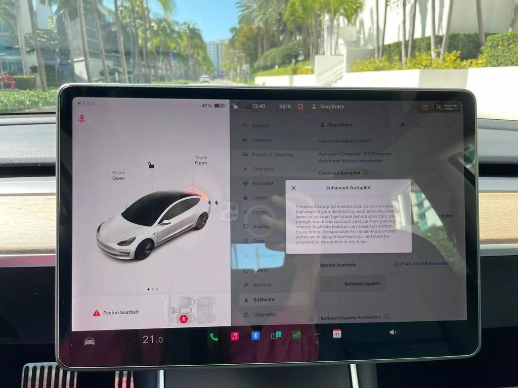 2019 Tesla Model 3 Standard Range Sedan 4D - 22334084 - 24