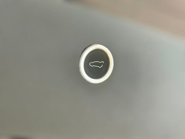 2019 Tesla Model X 100D AWD - 23062924 - 29