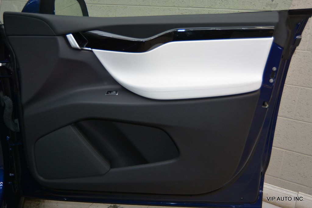 2019 Tesla Model X 100D AWD - 22944212 - 7