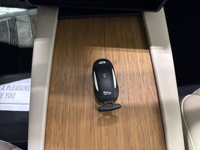 2019 Tesla Model X 75D AWD - 22972761 - 32