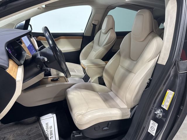 2019 Tesla Model X 75D AWD - 22972761 - 34