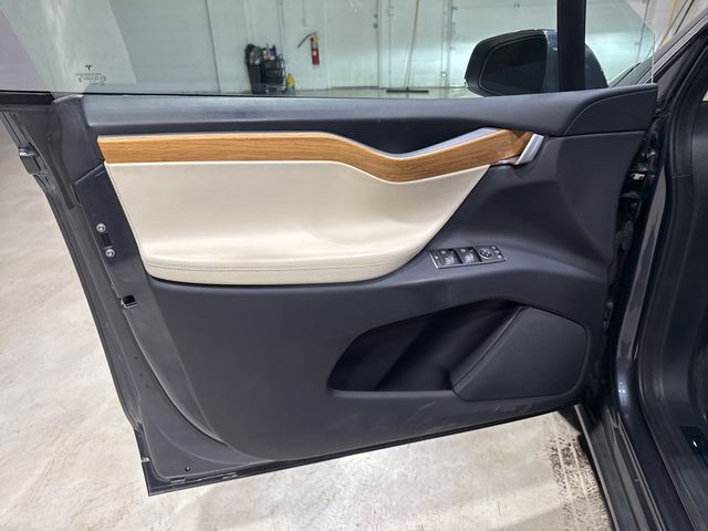 2019 Tesla Model X 75D AWD - 22972761 - 39