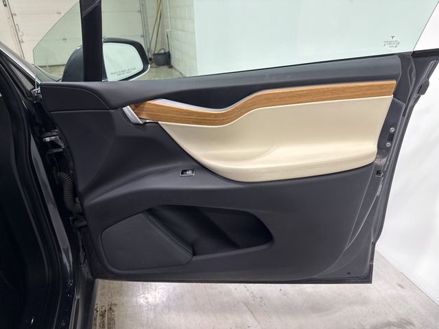 2019 Tesla Model X 75D AWD - 22972761 - 58