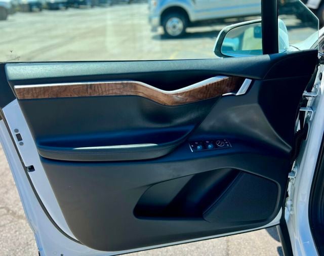2019 Tesla Model X Long Range AWD - 23049400 - 12