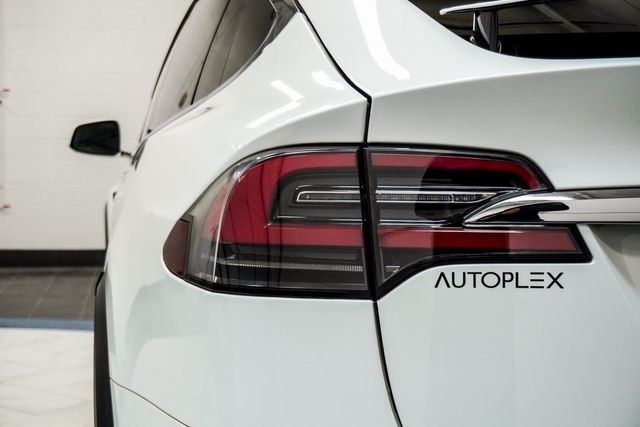 2019 Tesla Model X Long Range photo 13