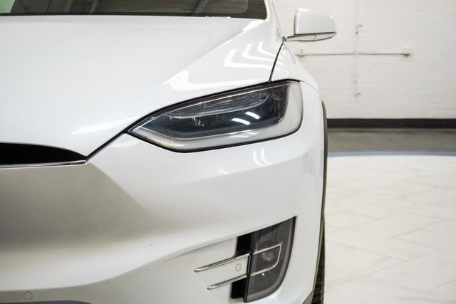 2019 Tesla Model X Long Range photo 14
