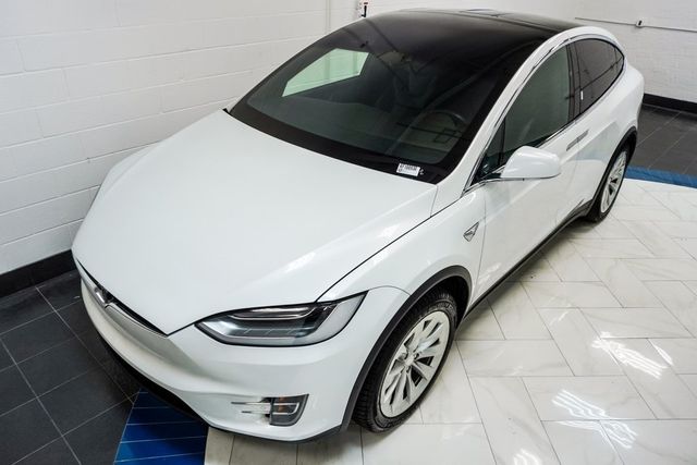 2019 Tesla Model X Long Range photo 15