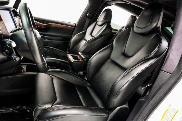 2019 Tesla Model X Long Range photo 17