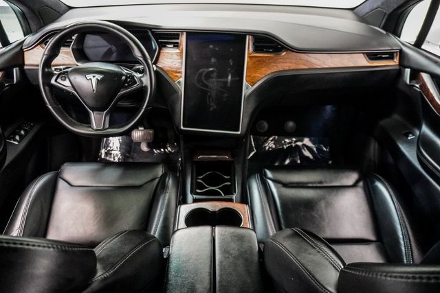 2019 Tesla Model X Long Range photo 22
