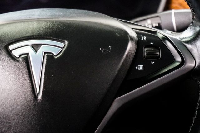 2019 Tesla Model X Long Range photo 24