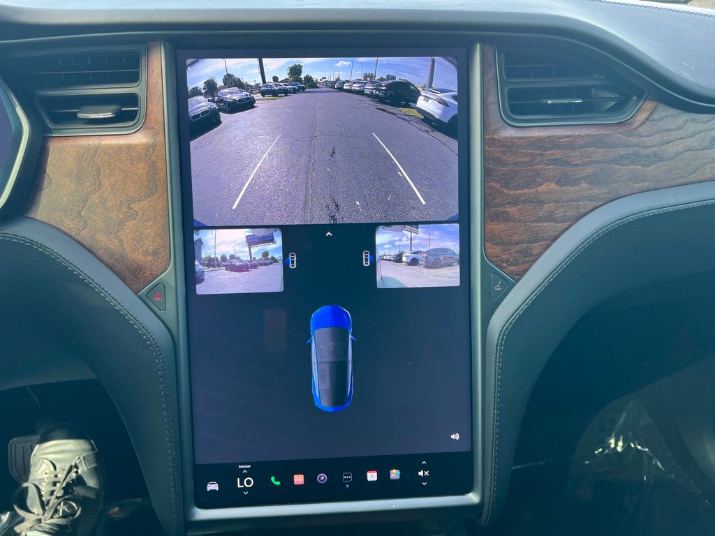 2019 Tesla Model X Long Range AWD - 22385808 - 17