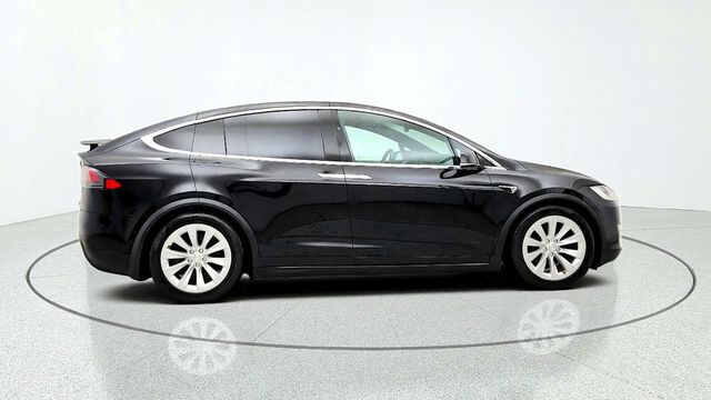 2019 Tesla Model X Long Range AWD w/ 7-Seat Cream Premium Interior - 23096107 - 3