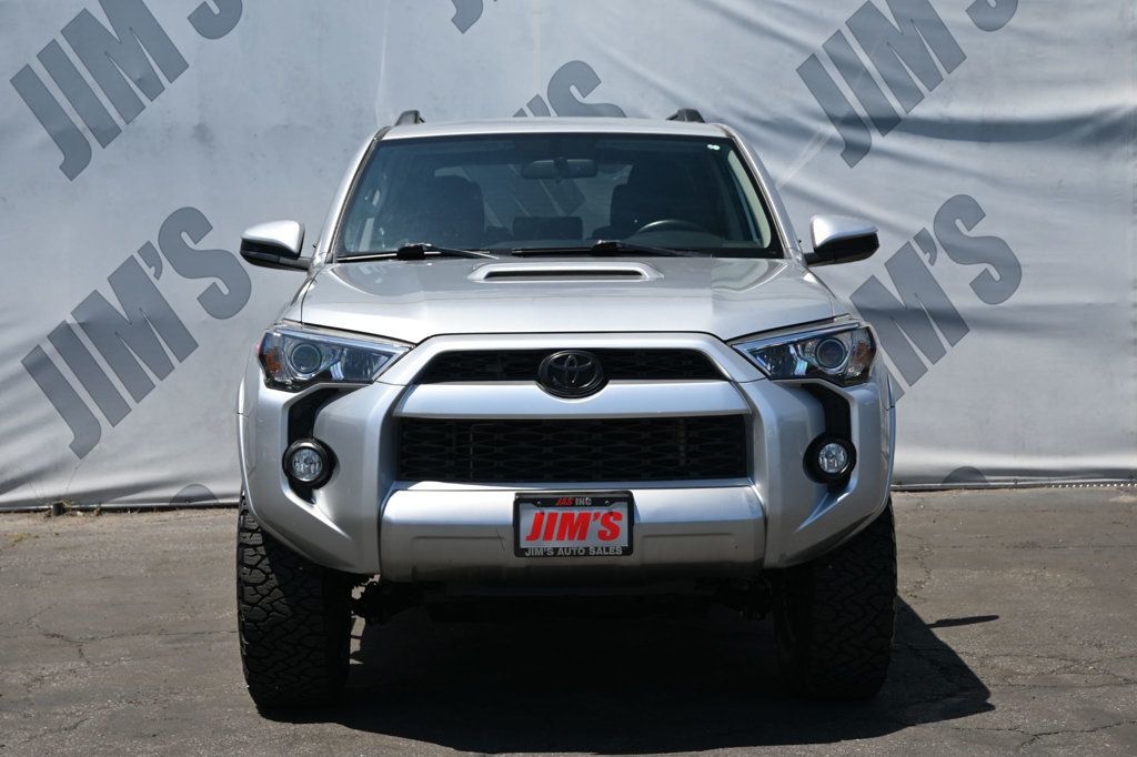 2019 Toyota 4Runner TRD Off-Road photo 2