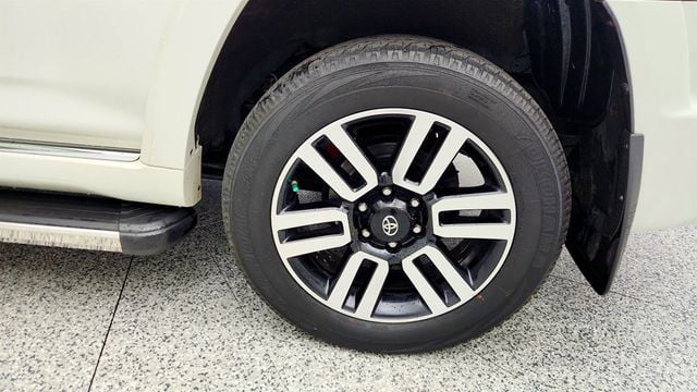2019 Toyota 4Runner Limited 4WD w/ Leather 3rd Row Seating & Paint Protection Film - 23013533 - 8