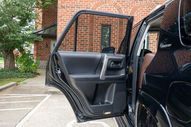 2019 Toyota 4Runner LocalTrade/Limited/Heated&CooledSeats/PowerSunroof/BackupCamera - 23052727 - 43