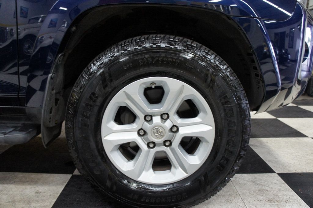 2019 Toyota 4Runner Low Mileage, Dealer Serviced, SR5 4WD, Immaculate - 22982500 - 16