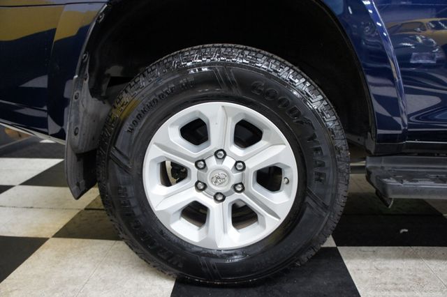 2019 Toyota 4Runner Low Mileage, Dealer Serviced, SR5 4WD, Immaculate - 22982500 - 18