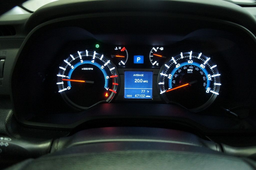 2019 Toyota 4Runner Low Mileage, Dealer Serviced, SR5 4WD, Immaculate - 22982500 - 32