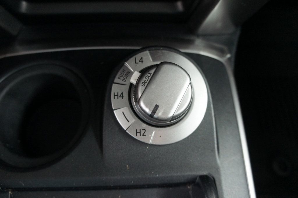 2019 Toyota 4Runner Low Mileage, Dealer Serviced, SR5 4WD, Immaculate - 22982500 - 36