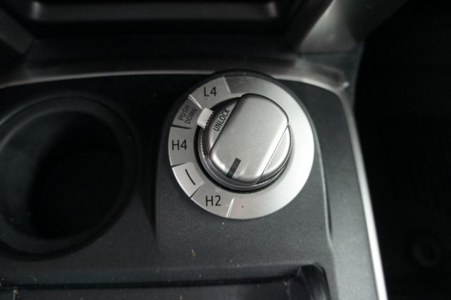 2019 Toyota 4Runner Low Mileage, Dealer Serviced, SR5 4WD, Immaculate - 22982500 - 36