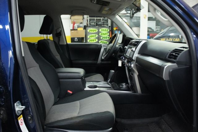 2019 Toyota 4Runner Low Mileage, Dealer Serviced, SR5 4WD, Immaculate - 22982500 - 49