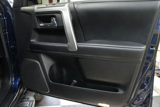 2019 Toyota 4Runner Low Mileage, Dealer Serviced, SR5 4WD, Immaculate - 22982500 - 50