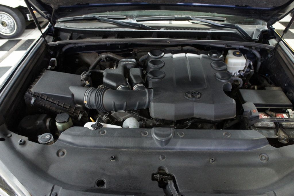 2019 Toyota 4Runner Low Mileage, Dealer Serviced, SR5 4WD, Immaculate - 22982500 - 51