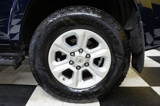 2019 Toyota 4Runner Low Mileage, Dealer Serviced, SR5 4WD, Immaculate - 22982500 - 7