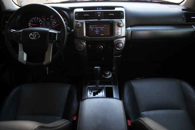 2019 Toyota 4Runner ONE OWNER SR5 PREMIUM LEATHER MOONROOF, NAVIGATION NEW TIRES - 22900778 - 11