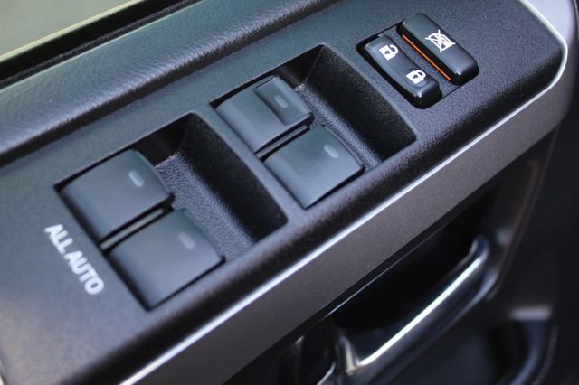 2019 Toyota 4Runner ONE OWNER SR5 PREMIUM LEATHER MOONROOF, NAVIGATION NEW TIRES - 22900778 - 19