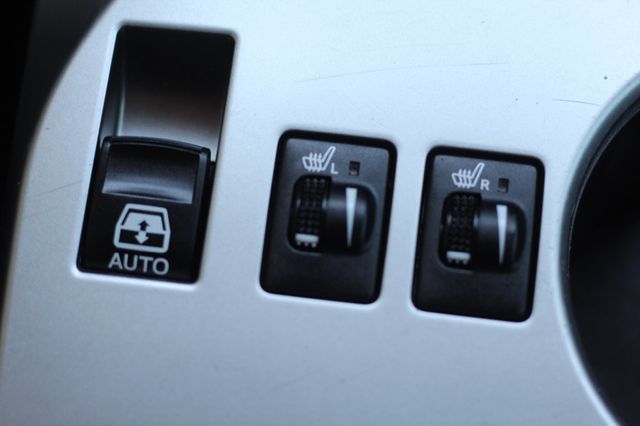 2019 Toyota 4Runner ONE OWNER SR5 PREMIUM LEATHER MOONROOF, NAVIGATION NEW TIRES - 22900778 - 29