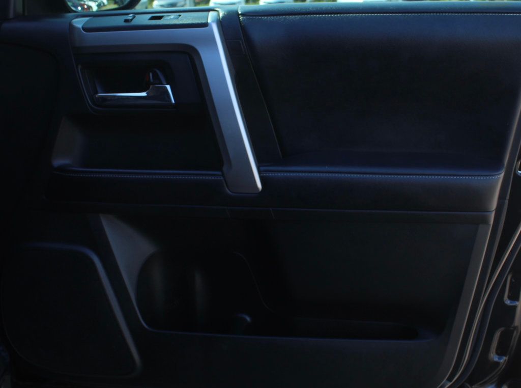 2019 Toyota 4Runner SR5 Premium photo 4