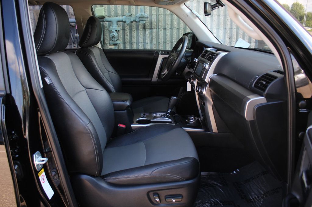 2019 Toyota 4Runner SR5 Premium photo 5