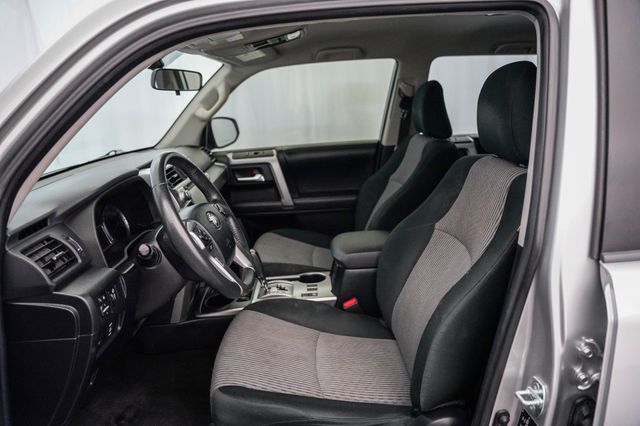 2019 Toyota 4Runner SR5 2WD - 23028843 - 17