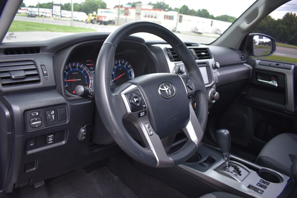 2019 Toyota 4Runner SR5 Premium 2WD photo 2