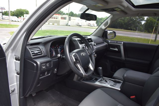 2019 Toyota 4Runner SR5 Premium 2WD - 22869652 - 25