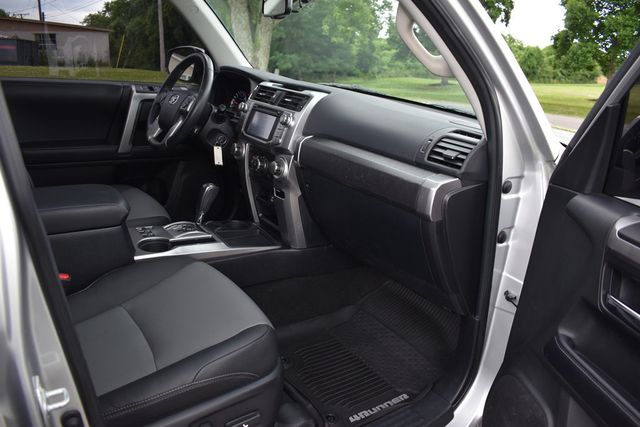 2019 Toyota 4Runner SR5 Premium 2WD - 22869652 - 26