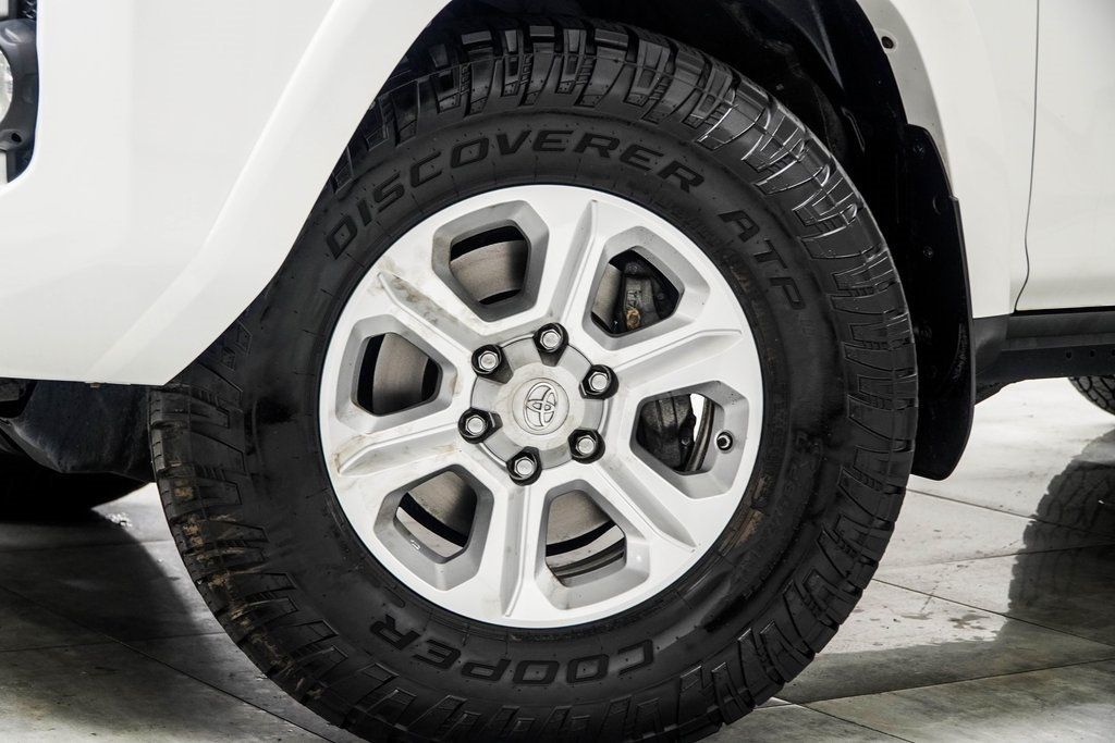 2019 Toyota 4Runner SR5 Premium 2WD photo 3