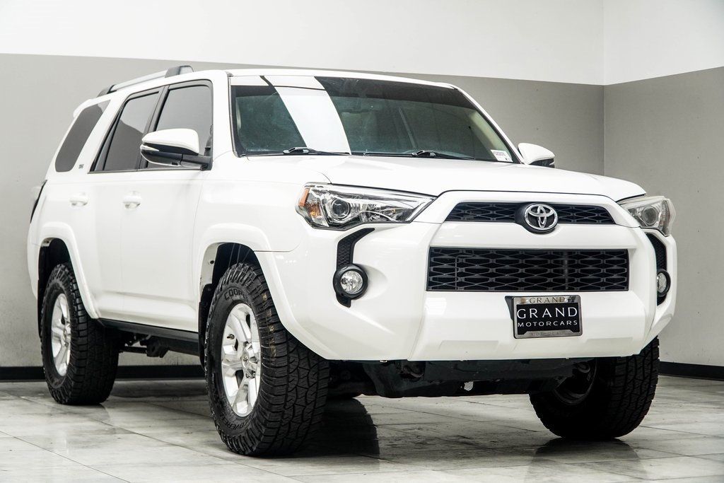2019 Toyota 4Runner SR5 Premium 2WD photo 4