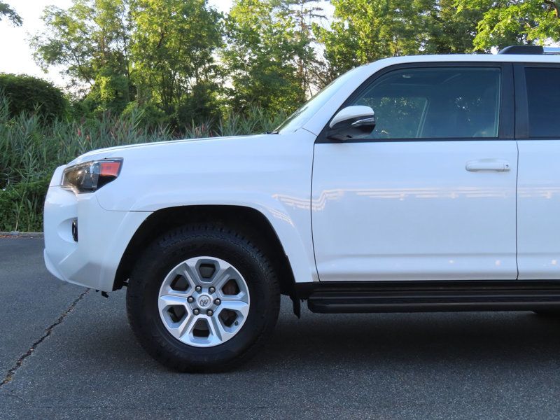 2019 Toyota 4Runner SR5 Premium 4WD photo 2