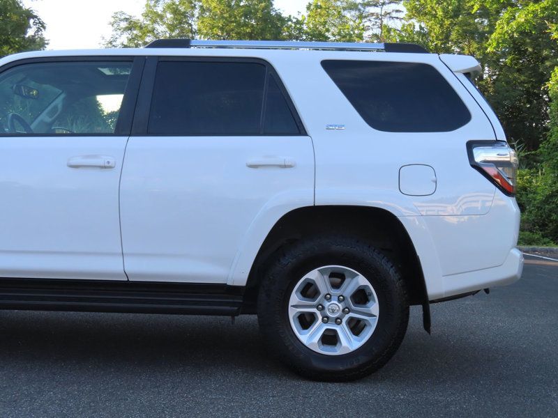 2019 Toyota 4Runner SR5 Premium 4WD photo 3