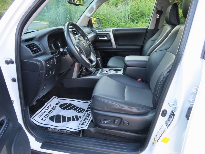2019 Toyota 4Runner SR5 Premium 4WD photo 13
