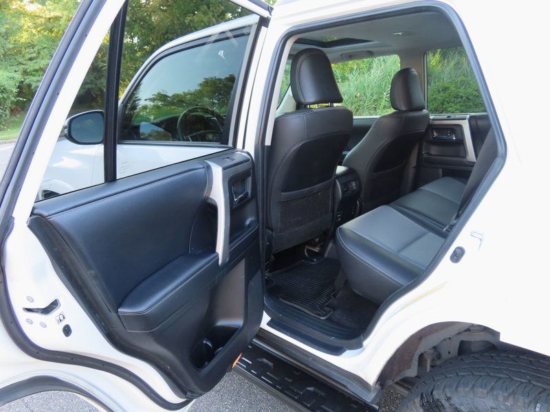 2019 Toyota 4Runner SR5 Premium 4WD photo 21