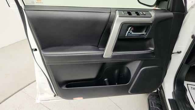 2019 Toyota 4Runner SR5 Premium 4WD with Power Sunroof & Running Boards - 22950740 - 10