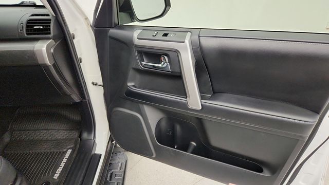 2019 Toyota 4Runner SR5 Premium 4WD with Power Sunroof & Running Boards - 22950740 - 27