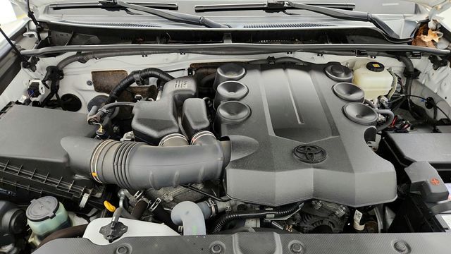 2019 Toyota 4Runner SR5 Premium 4WD with Power Sunroof & Running Boards - 22950740 - 28