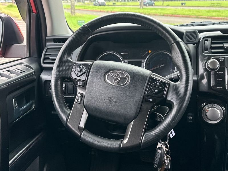 2019 Toyota 4Runner TRD Off-Road - 22999923 - 17